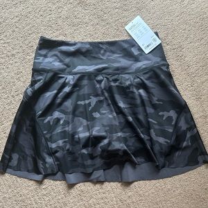 Athleta Camo Ace Tennis Skort 15.5” - Size M